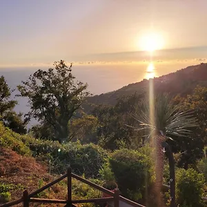 Sunset Refuge Fajã da Ovelha